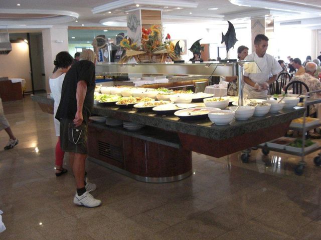 comida gente mirando